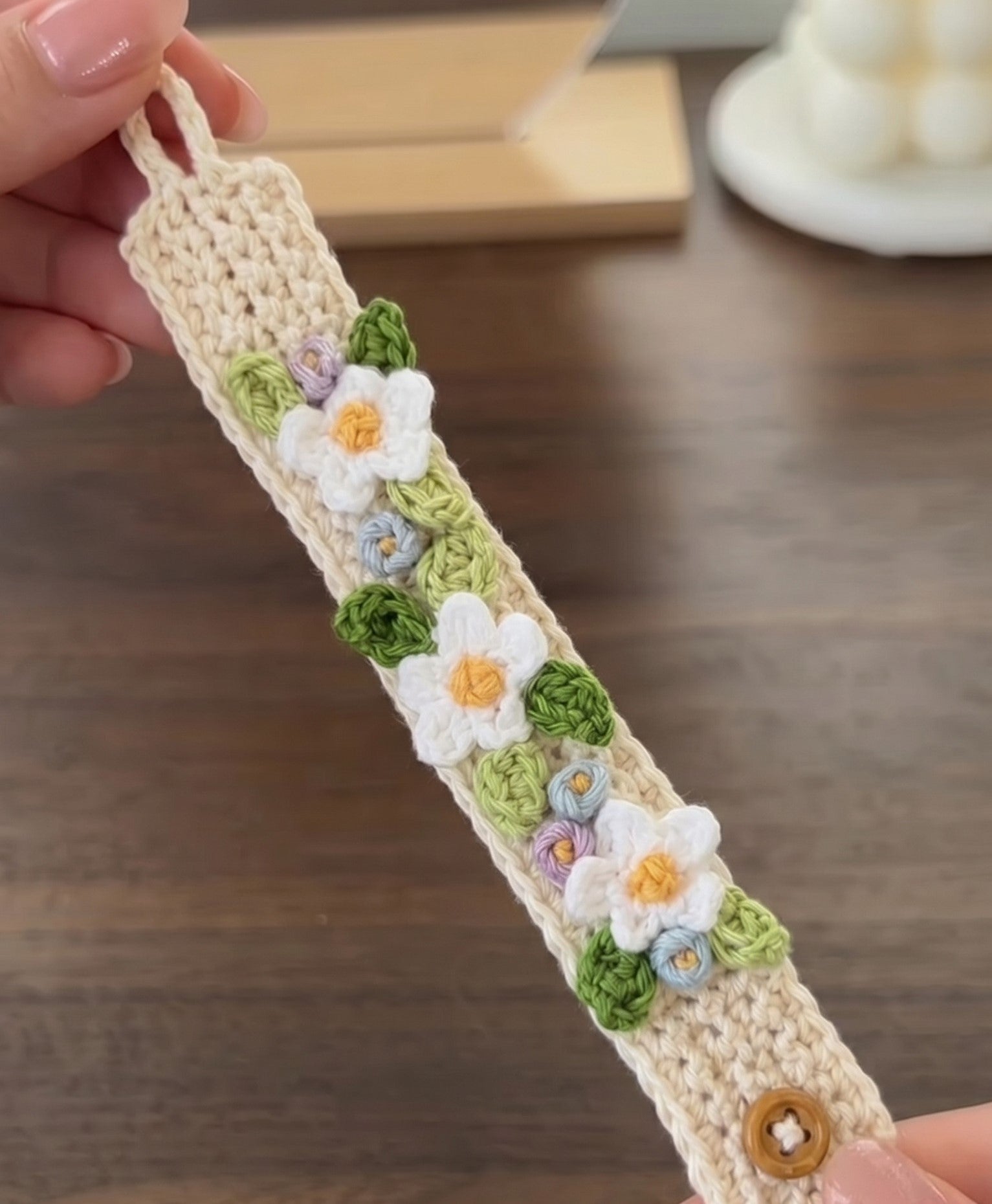 🎁 Blooming Daisy Crochet Bracele pattern 🌼 (100% off)