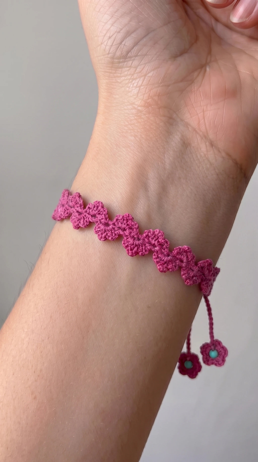 The Fuchsia Bloom Friendship Bracelet — A Quick & Beautiful– 2 Patterns in 1