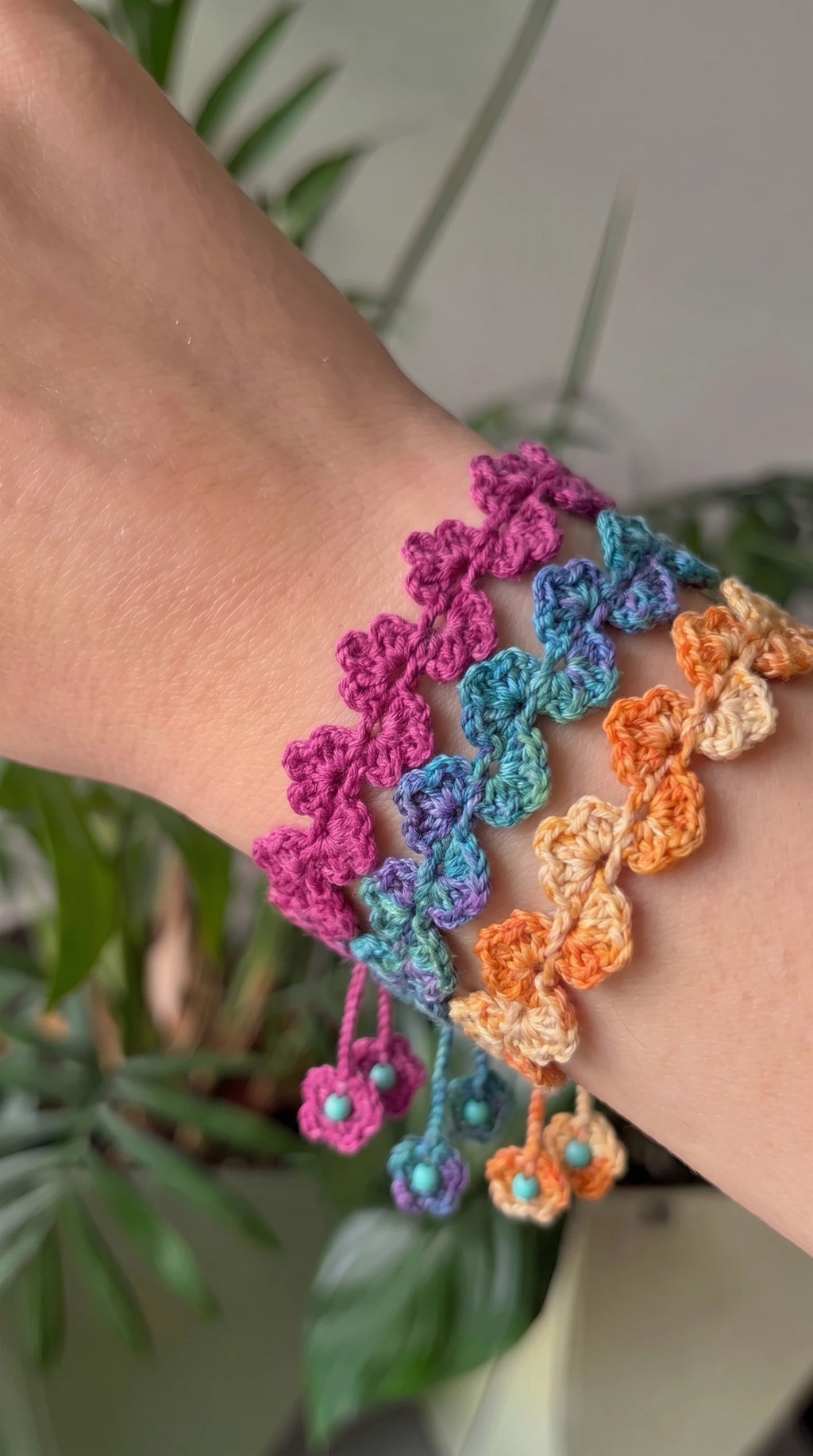 The Fuchsia Bloom Friendship Bracelet — A Quick & Beautiful– 2 Patterns in 1