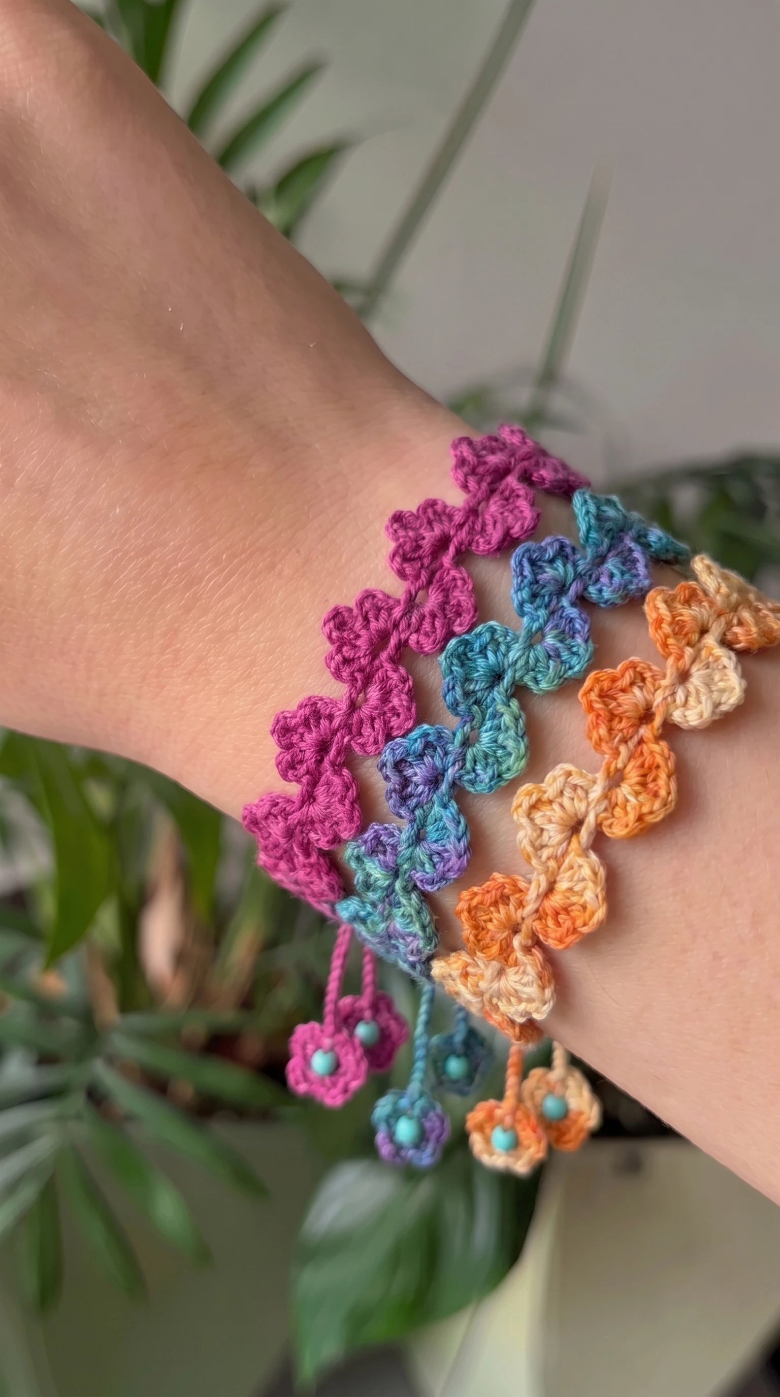 The Fuchsia Bloom Friendship Bracelet — A Quick & Beautiful– 2 Patterns in 1