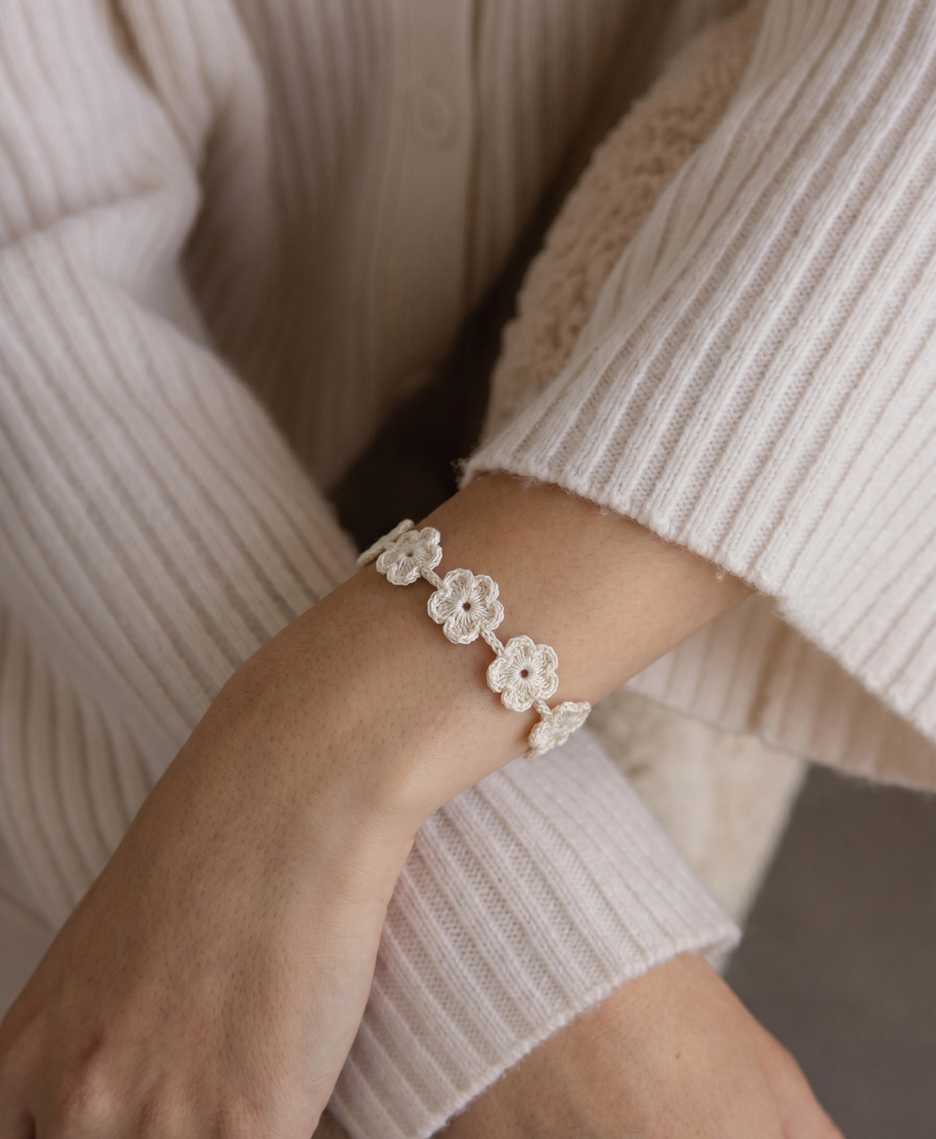 Daisy crochet bracelet - single chain