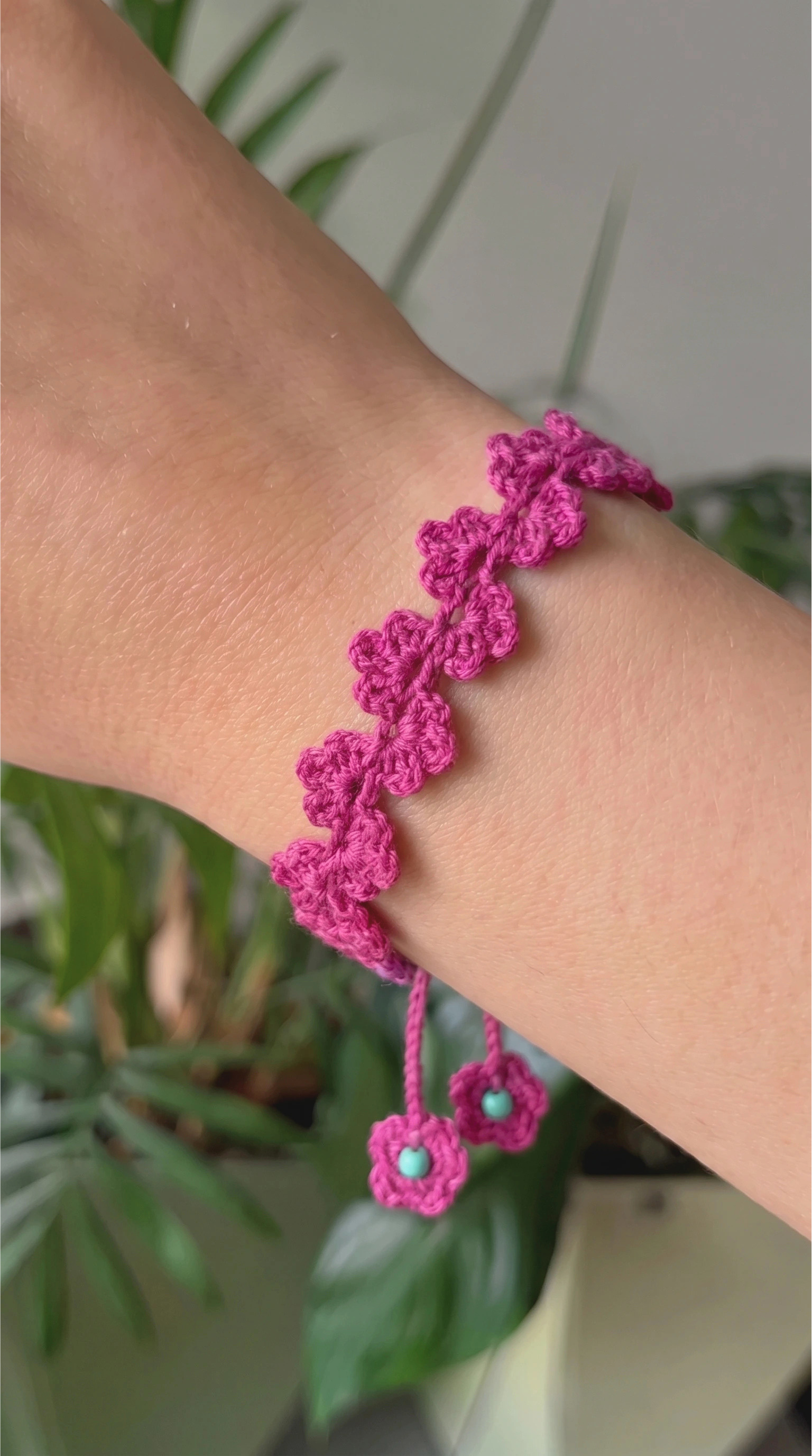 The Fuchsia Bloom Friendship Bracelet — A Quick & Beautiful– 2 Patterns in 1