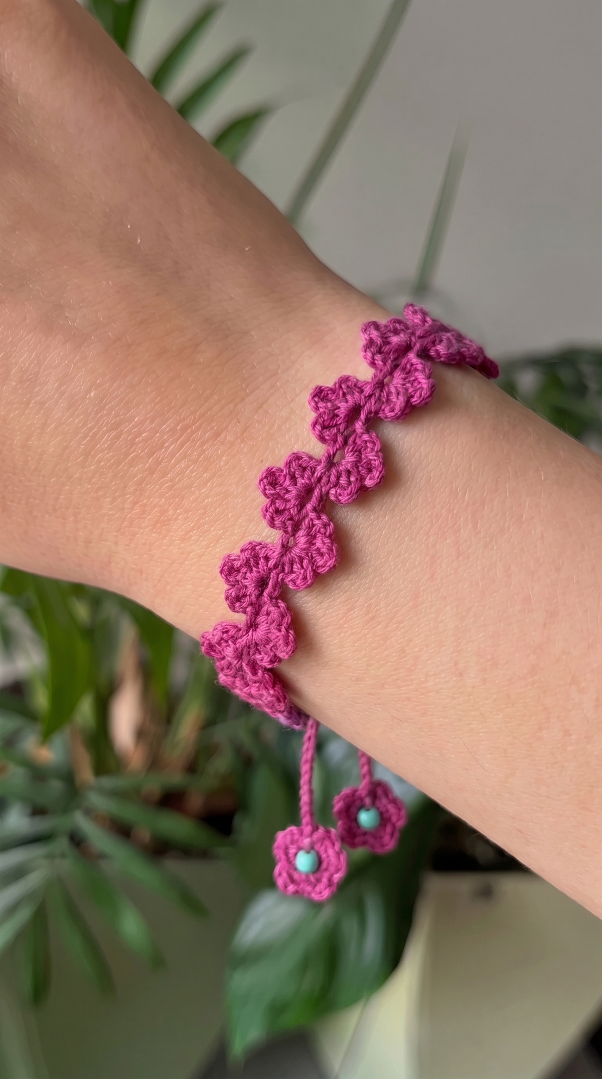 The Fuchsia Bloom Friendship Bracelet — A Quick & Beautiful– 2 Patterns in 1