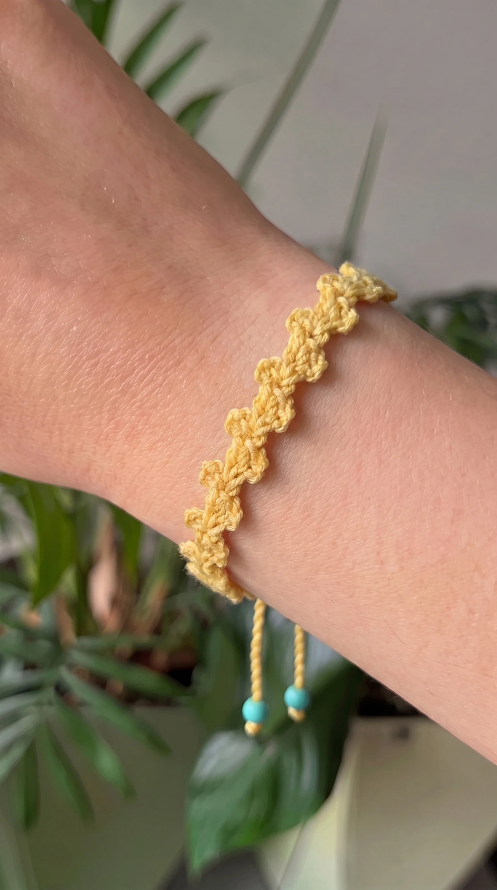 🌼 Golden Bloom Bracelet – Crochet Pattern
