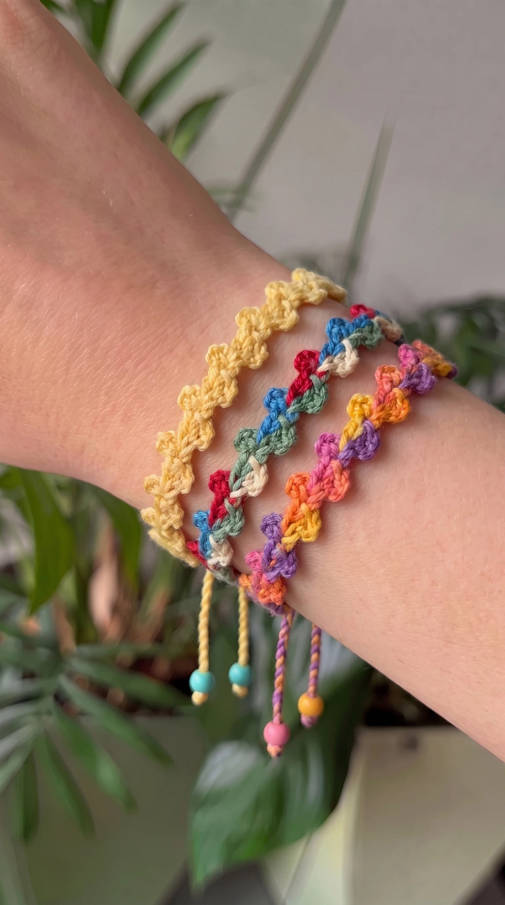 🌼 Golden Bloom Bracelet – Crochet Pattern