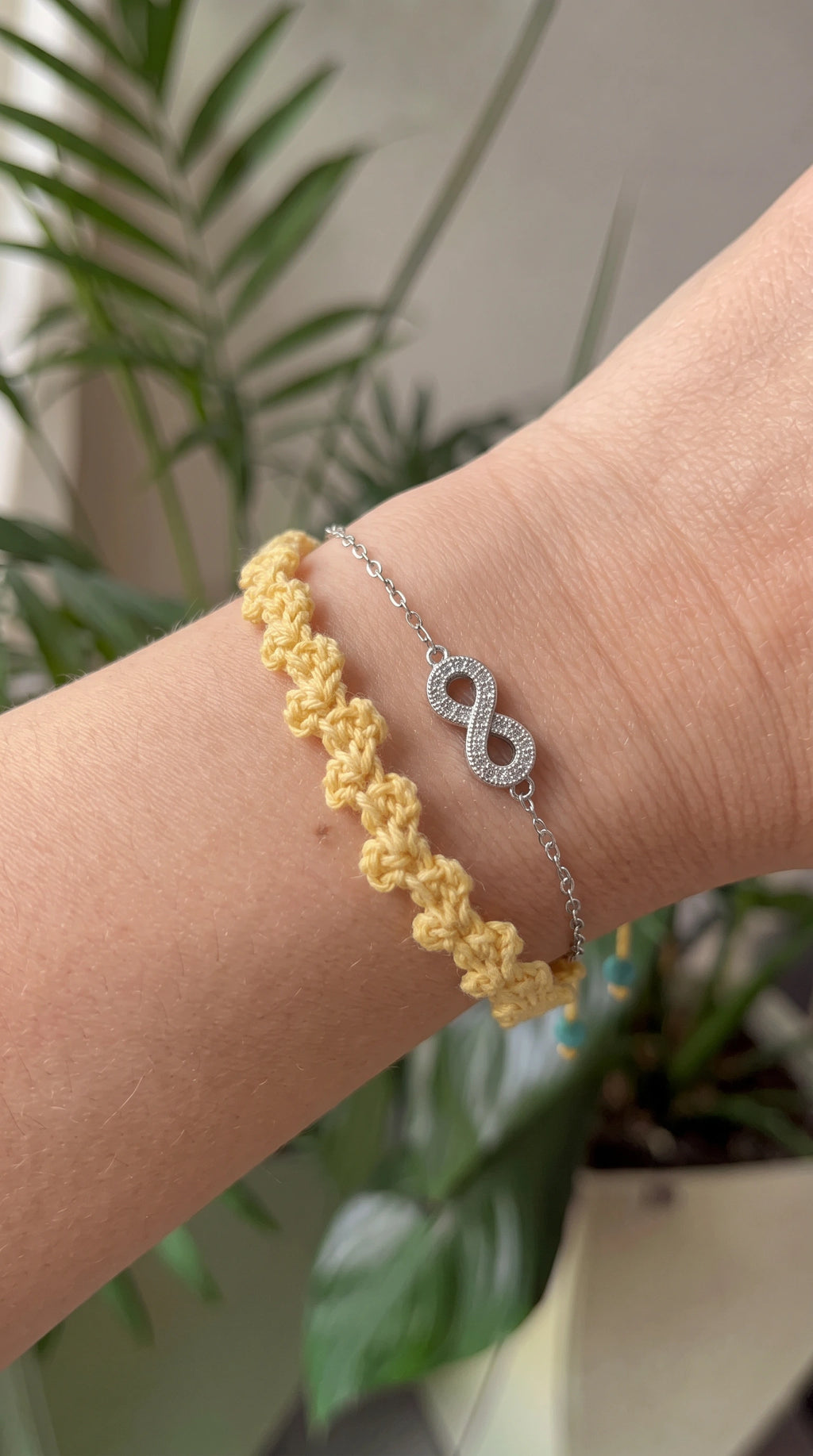 🌼 Golden Bloom Bracelet – Crochet Pattern