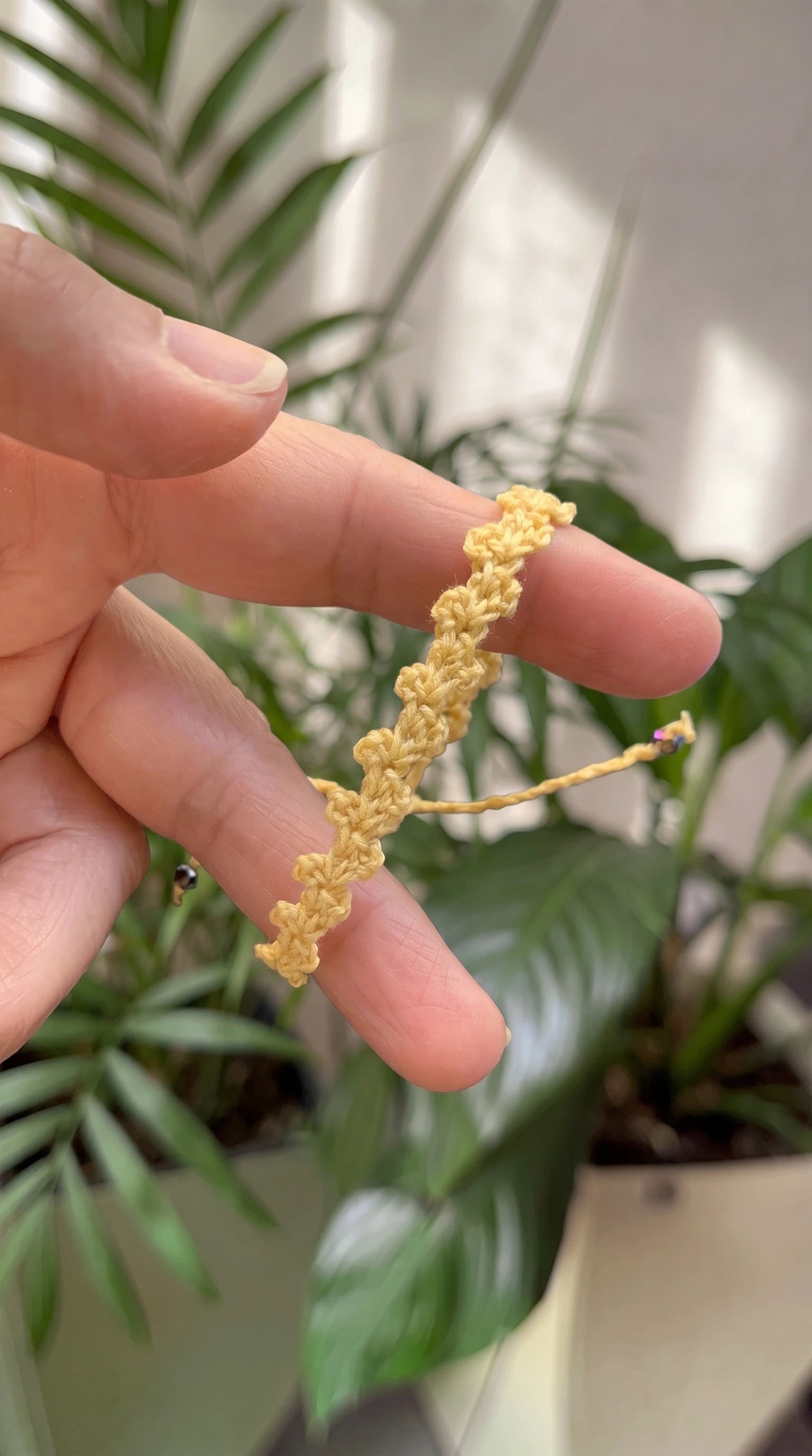 🌼 Golden Bloom Bracelet – Crochet Pattern